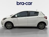 Usado Toyota Yaris Hybrid Active 100 CV (73 kW) 2020 Blanco Berlina