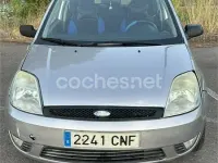 Usado Ford Fiesta Trend 80 CV (58 kW) 2003 Gris / plata Utilitario