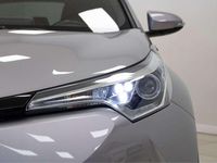 Usado Toyota C-HR Advance 122 CV (89 kW) 2019 Gris SUV