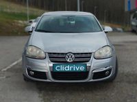 Usado VW Jetta Advance 105 CV (77 kW) 2006 Gris / plata Berlina