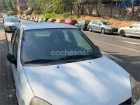 Usado Renault Clio II 65 CV (47 kW) 2005 Blanco Berlina