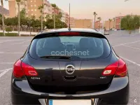 Usado Opel Astra Selective 110 CV (80 kW) 2012 Negro Berlina