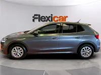 Usado Skoda Fabia Essence 95 CV (69 kW) 2025 Gris Utilitario