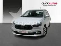 Usado Skoda Fabia Selection 115 CV (84 kW) 2026 Gris / plata Utilitario
