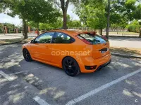 Usado Ford Focus ST 225 CV (165 kW) 2007 Naranja Berlina