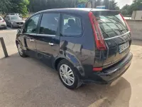 Usado Ford C-MAX Ghia 115 CV (84 kW) 2005 Negro Monovolumen
