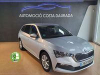 Usado Skoda Scala Ambition 110 CV (80 kW) 2022 Gris Utilitario