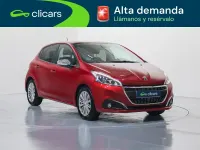 Usado Peugeot 208 Signature Sky 83 CV (61 kW) 2019 Rojo Utilitario