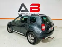 Usado Dacia Duster Lauréate 109 CV (80 kW) 2016 Gris / plata SUV