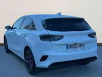 Usado Kia Ceed Style 101 CV (74 kW) 2025 Blanco Utilitario