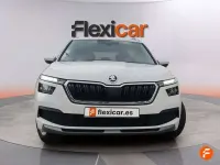 Usado Skoda Kamiq Ambition 110 CV (80 kW) 2021 Blanco SUV