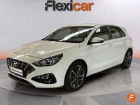 Usado Hyundai i30 110 CV (80 kW) 2021 Blanco Berlina