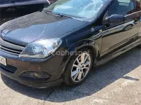 Usado Opel Astra GTC Sport 120 CV (88 kW) 2006 Negro Berlina