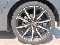Usado Toyota Yaris Hybrid Sport 130 CV (95 kW) 2025 Gris / plata Berlina