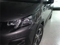 Usado Peugeot Rifter Allure 130 CV (95 kW) 2023 Gris / plata Monovolumen