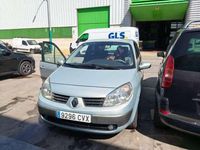 Usado Renault Scénic II 135 CV (99 kW) 2004 Beige Monovolumen