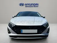 Usado Hyundai i20 100 CV (73 kW) 2023 Gris / plata Utilitario