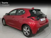Usado Toyota Yaris Hybrid Active 116 CV (85 kW) 2025 Rojo Berlina