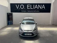 Usado Ford Fiesta Trend 70 CV (51 kW) 2011 Gris / plata Berlina
