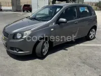 Usado Chevrolet Aveo LS 84 CV (61 kW) 2012 Gris / plata Berlina