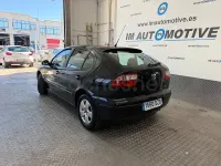 Usado Seat Leon 100 CV (73 kW) 2006 Negro Utilitario