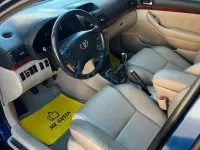Usado Toyota Avensis Executive 126 CV (92 kW) 2006 Azul Familiar