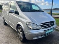Usado Mercedes Viano 204 CV (150 kW) 2007 Gris / plata Monovolumen