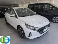 Usado Hyundai i20 100 CV (73 kW) 2022 Blanco Utilitario