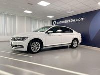 Usado VW Passat Advance 150 CV (110 kW) 2018 Blanco puro Berlina
