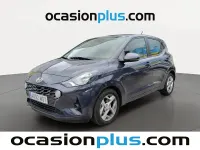 Usado Hyundai i10 67 CV (49 kW) 2023 Gris Utilitario