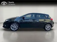 Usado Toyota Auris Hybrid Active 136 CV (100 kW) 2013 Negro Berlina
