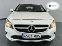 Usado Mercedes CLA220 Shooting Brake 177 CV (130 kW) 2016 Blanco Familiar