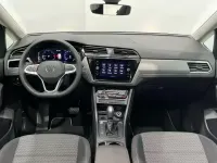 Usado VW Touran Life 150 CV (110 kW) 2024 Azul Monovolumen