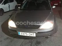 Usado Ford Mondeo Trend 125 CV (91 kW) 2003 Gris / plata Berlina