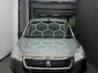 Usado Peugeot Rifter Allure 130 CV (95 kW) 2018 Gris / plata Monovolumen