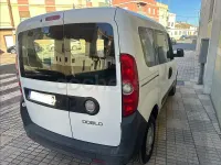 Usado Fiat Doblò Active 90 CV (66 kW) 2011 Blanco Monovolumen