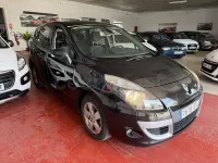 Usado Renault Scénic 105 CV (77 kW) 2010 Negro Monovolumen