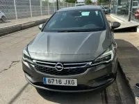 Usado Opel Astra Excellence 110 CV (80 kW) 2017 Gris / plata Berlina