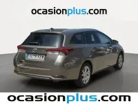 Usado Toyota Auris Active 116 CV (85 kW) 2017 Gris Familiar
