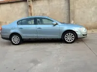 Usado VW Passat Highline 140 CV (102 kW) 2007 Gris / plata Berlina