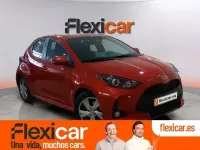 Usado Toyota Yaris Active 92 CV (67 kW) 2025 Rojo Utilitario