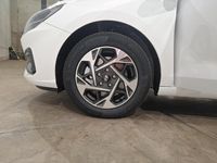 Usado Hyundai i30 100 CV (73 kW) 2025 Blanco atlas Utilitario