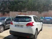 Usado Peugeot 2008 Active 110 CV (80 kW) 2015 Blanco SUV