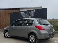 Usado Nissan Tiida Acenta 126 CV (92 kW) 2009 Gris / plata Berlina