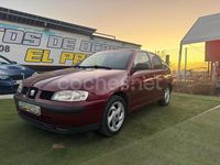 Usado Seat Cordoba Stella 68 CV (50 kW) 2001 Granate Berlina