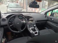 Usado Peugeot 5008 Sport 112 CV (82 kW) 2011 Gris / plata Monovolumen