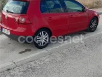 Usado VW Golf IV 100 CV (73 kW) 2004 Rojo Berlina