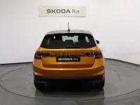 Usado Skoda Fabia Style 95 CV (69 kW) 2022 Naranja Utilitario