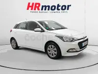 Usado Hyundai i20 90 CV (66 kW) 2018 Blanco Berlina