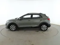 Usado Kia Stonic 84 CV (61 kW) 2022 Verde SUV